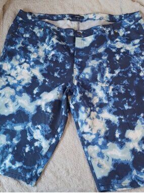 Denim 24/7 Womens Stretch Shorts 32W Petite Blue Cloud Camo Ankle Tapered